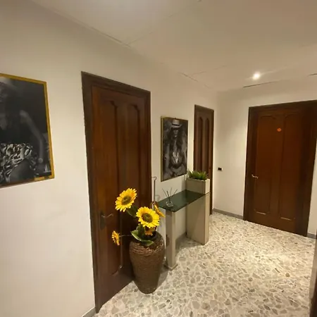 Matrimoniale Cado Dalle Nubi Con Bagno Privato E Balcone Penzion Bari